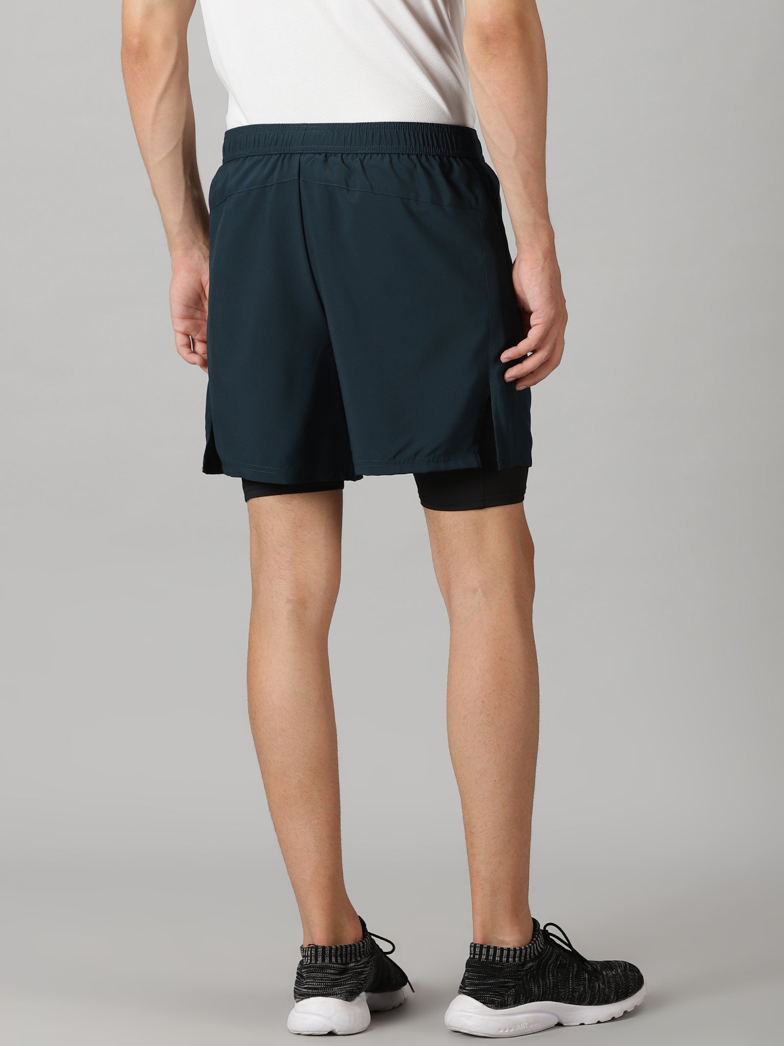 Nike Dri-FIT Challenger Men's 18cm (approx.) 2-in-1 Versatile Shorts. Nike  IN
